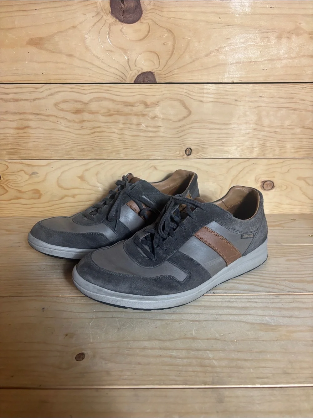 Mephisto Mens leather sneakers size 12
